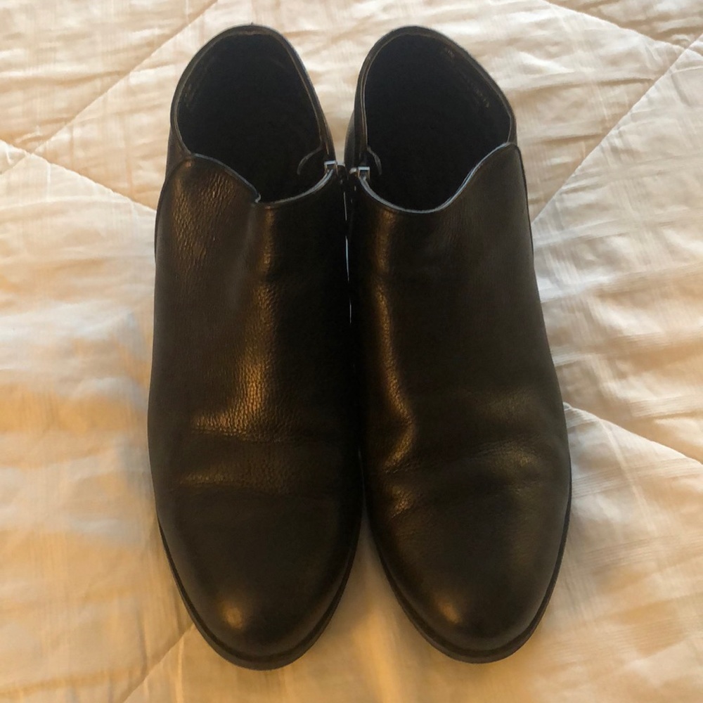 Aetrex Black Leather Ankle Boots